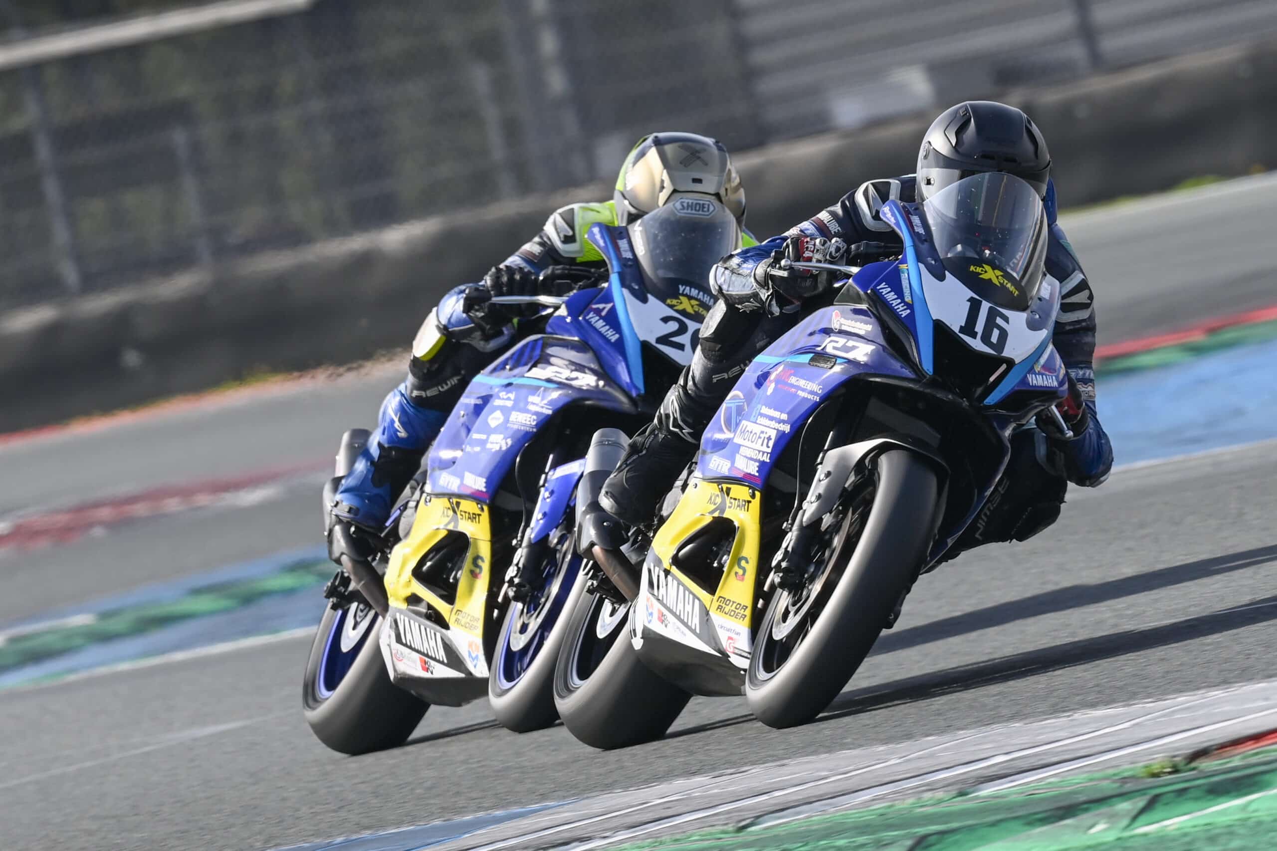 Yamaha R3 en R7 Cup: Mégard, Tiemens en Van der Bie sluiten seizoen af met winst in Assen
